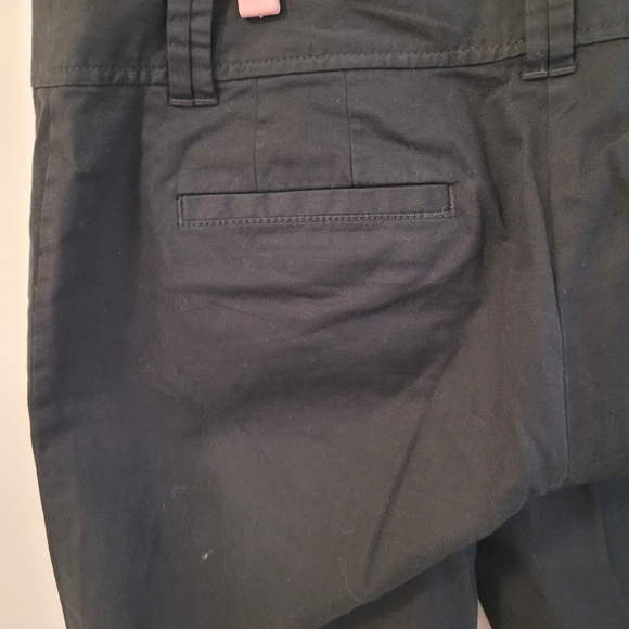 Black Capri pants - Picture 2 of 3